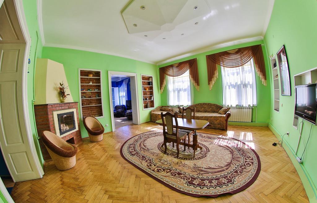 Apartments On Valova 25 Лвив Екстериор снимка